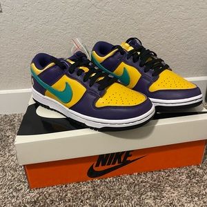 Women’s Dunk Low x Lisa Leslie *New*